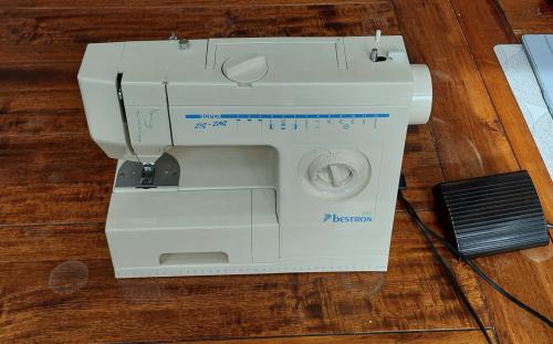 Naaimachine Bestron W780