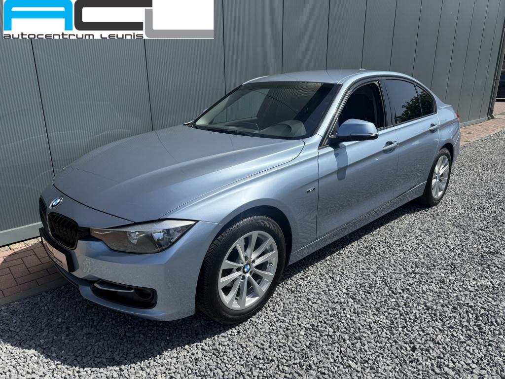 BMW 3-serie 320i 184pk executive sportline sedan