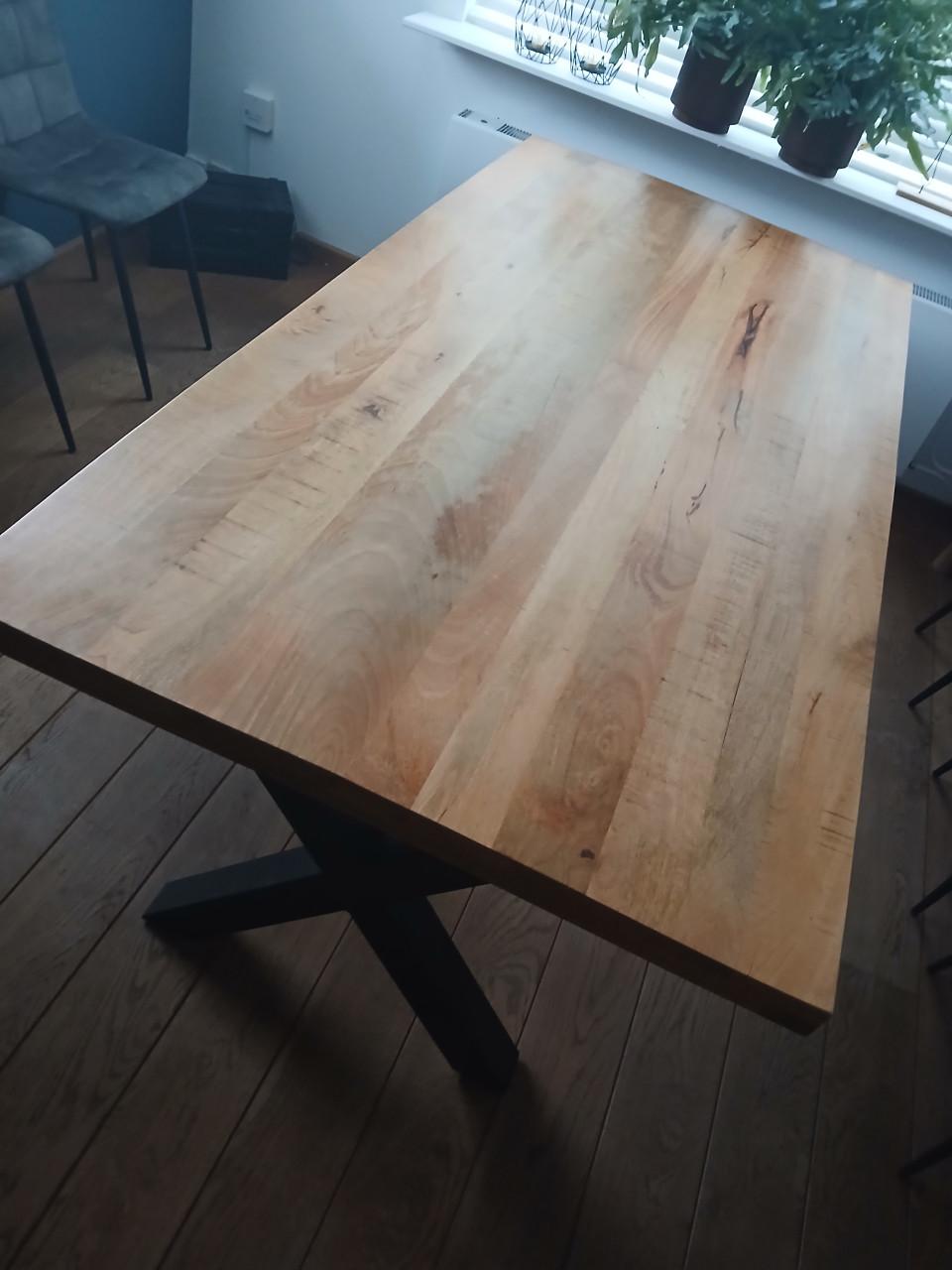 Eetkamertafel