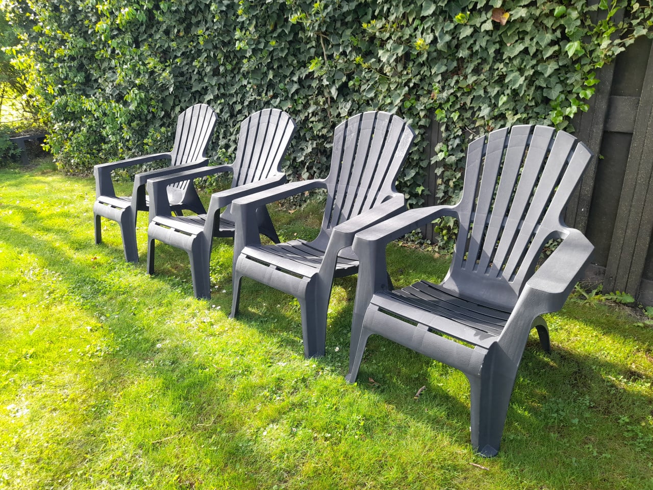 4 heerlijke tuinstoelen (in goede nette staat)
