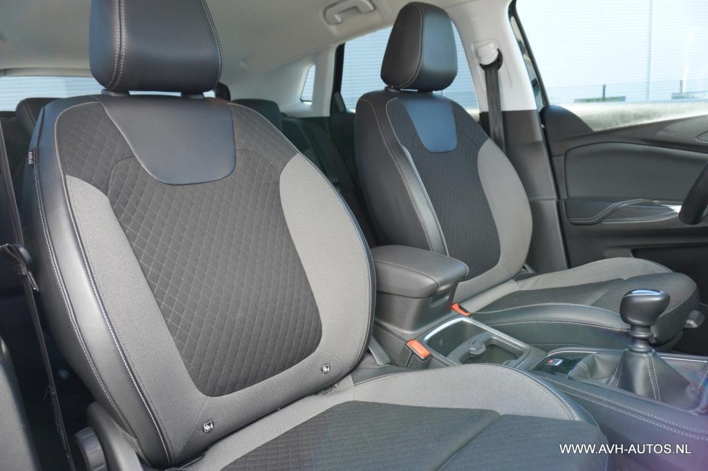 Opel Grandland X 1.2 turbo business executive