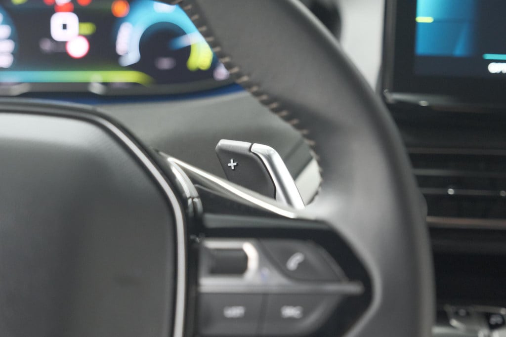 Peugeot 3008 1.6 hybrid 225 allure pack business | camera | navigatie | app