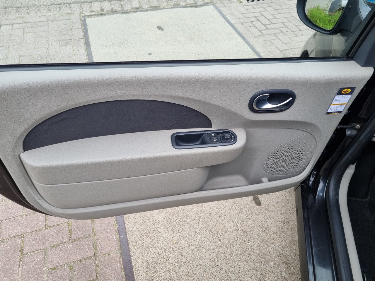 Renault Twingo 1.2- 16V Nokia