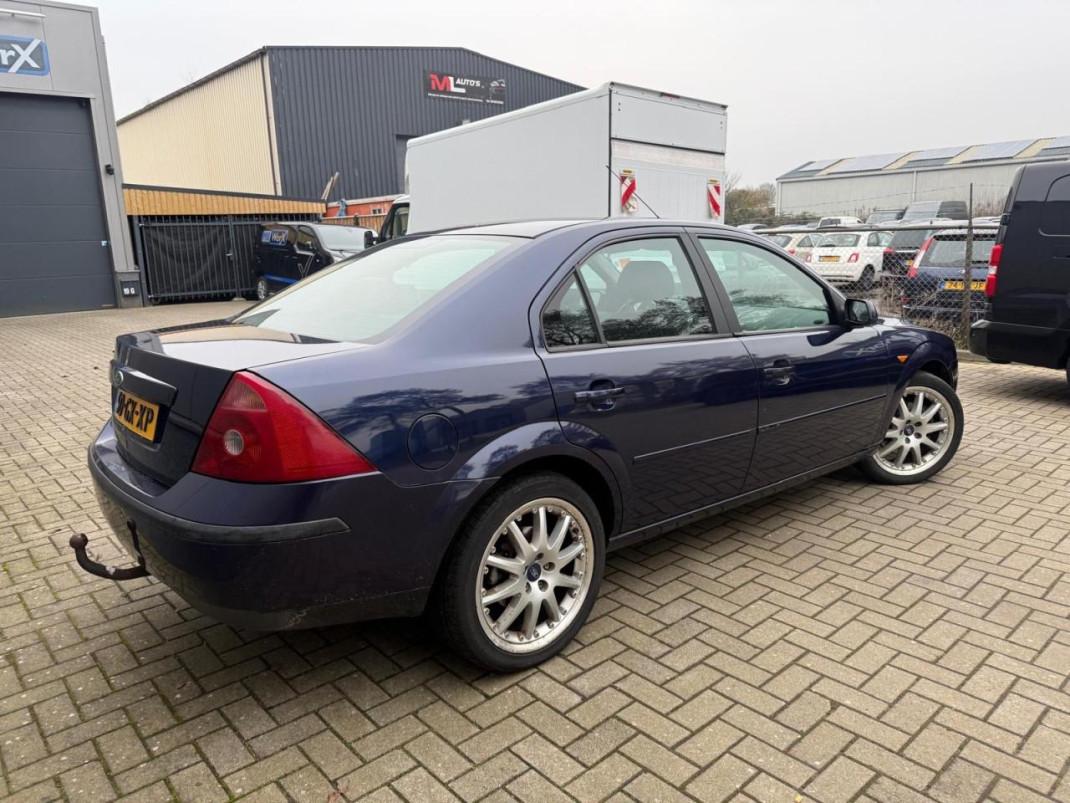 Ford Mondeo 2.0-16V Trend Automaat