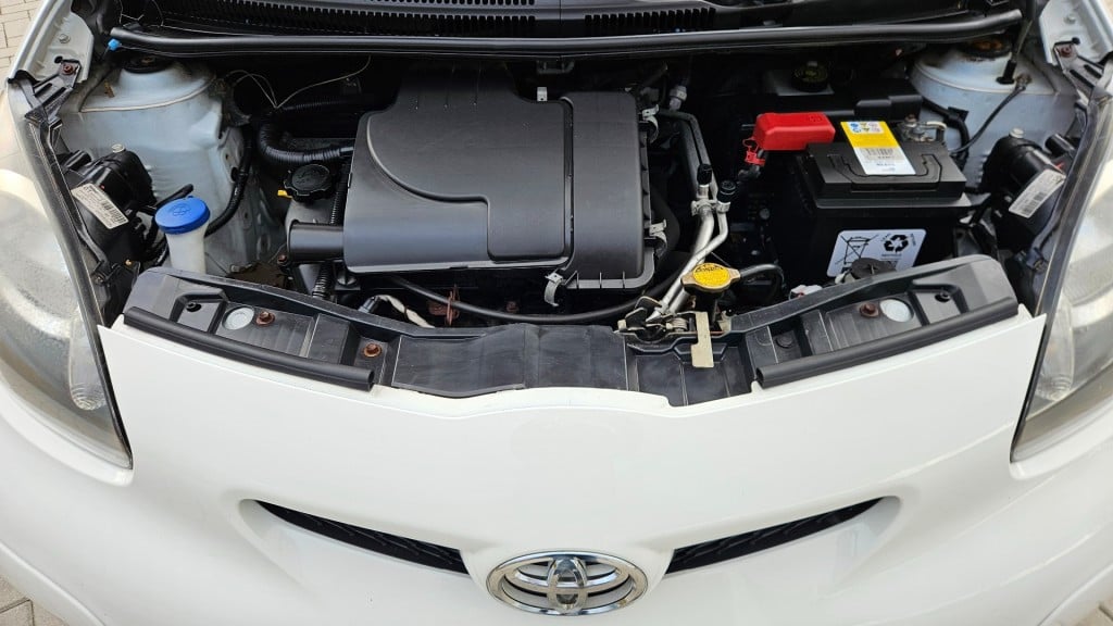 Toyota Aygo sport 5drs airco / nl auto / nap / 11-2010
