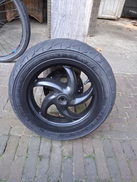 Voorvelg Piaggio Fly