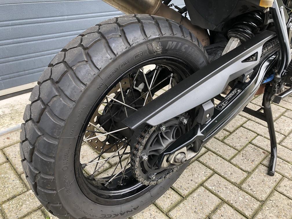 Knappe BMW F800GS uit 2012 met 49 dkm, valbeugel, verstralers etc. €5750,-