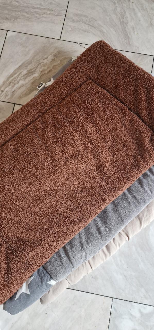 TWF Box Lieke zwart in hoogte verstelbaar inclusief boxlade 3 boxkleden