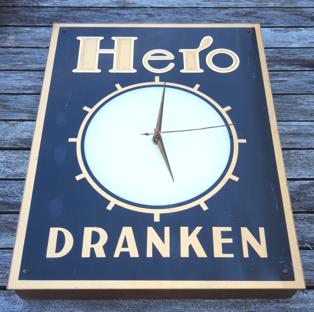 Hero Dranken reclameklok