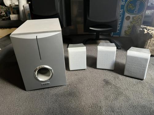 AEG 4607 HC Subwoofer en 3 spaekers Satellite