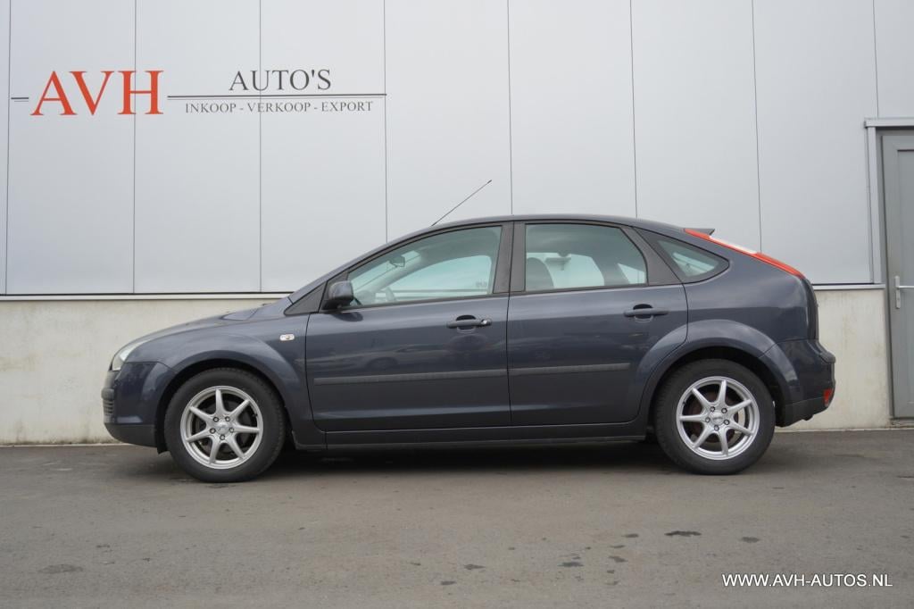 Ford Focus 1.6-16v trend automaat