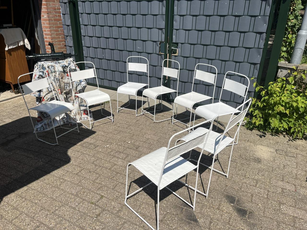 8 Bistrostoeltjes van metaal