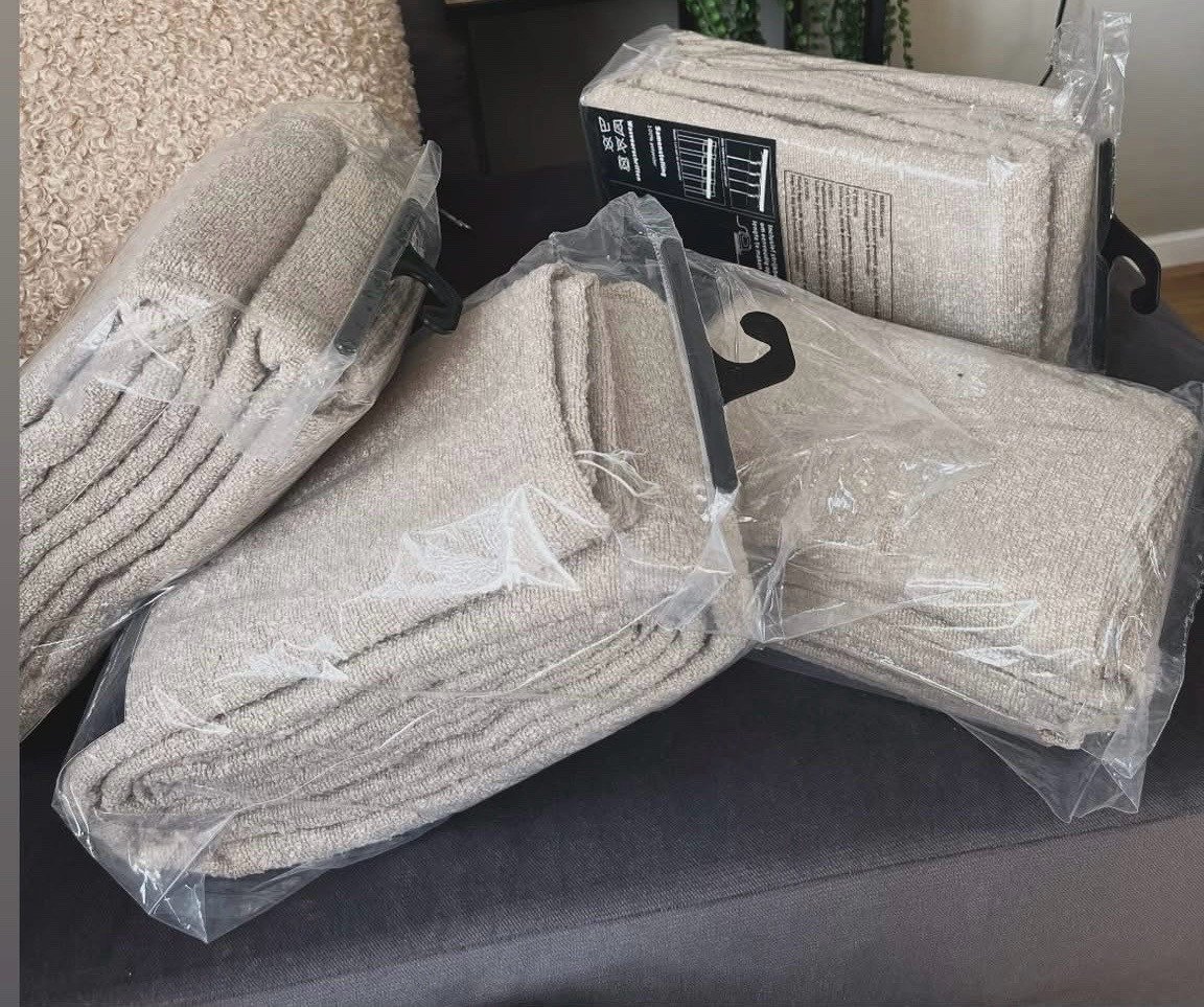 Beige teddy gordijnen vier stuks nieuw in verpakking