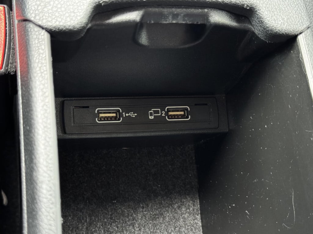Mercedes-Benz B-Klasse 200 ambition automaat, nl-auto trekhaak uitklapbaar!