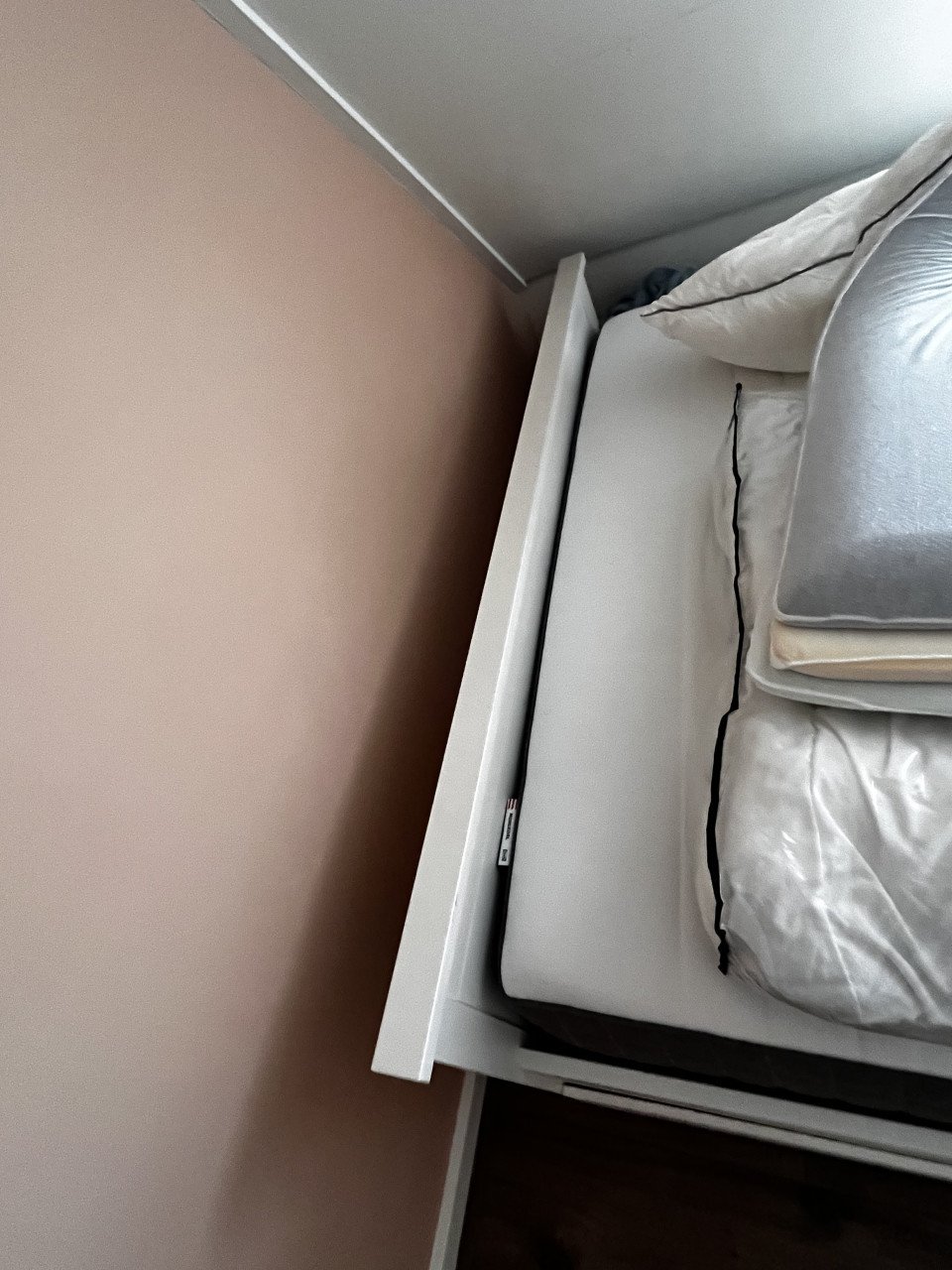 Tweepersoonsbed Hemnes van IKEA. Met lades, compleet