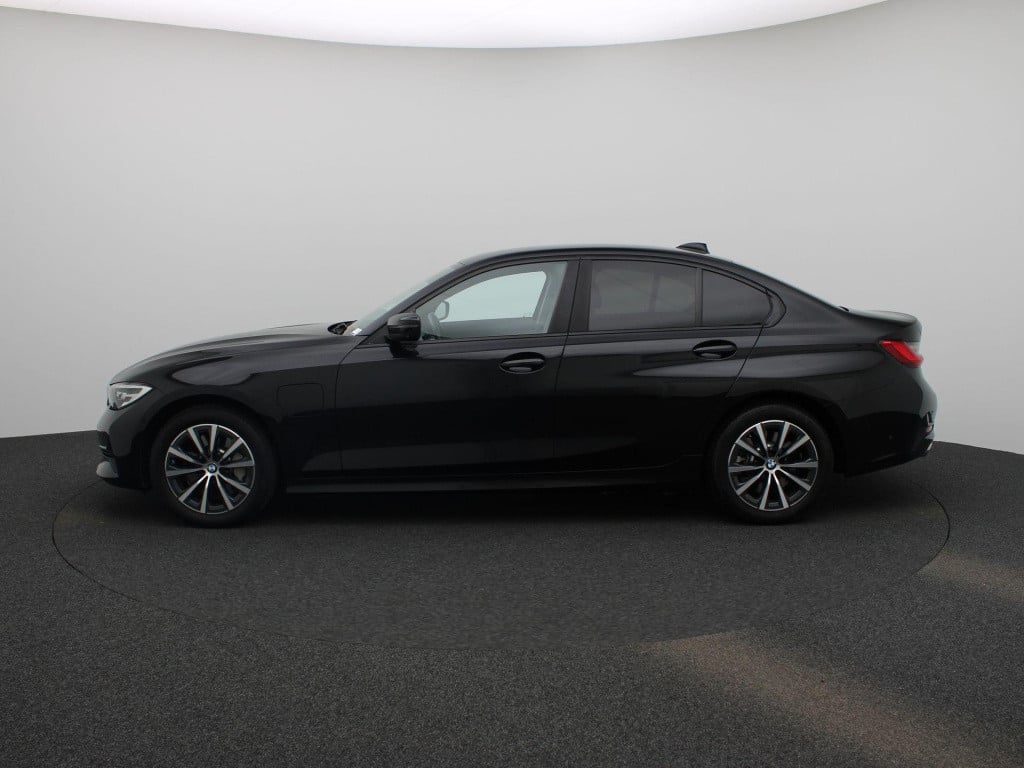 BMW 3-serie 330e high executive | automaat | lmv | navigatie | ledere | par