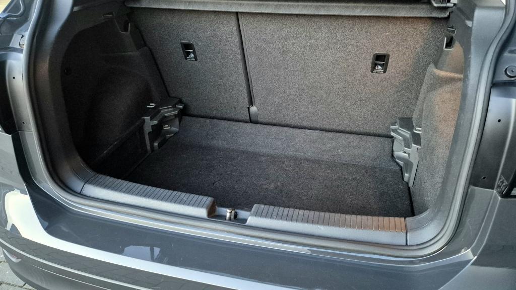 Volkswagen T-cross 1.0 tsi life | blind spot | acc | airco | lm-velgen