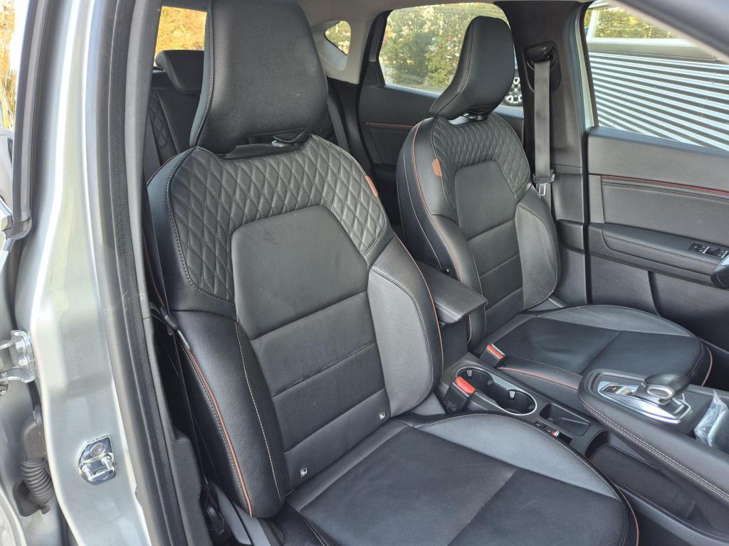 Renault Captur 1.6 e-tech plug-in hybrid 160 initiale paris verkocht
