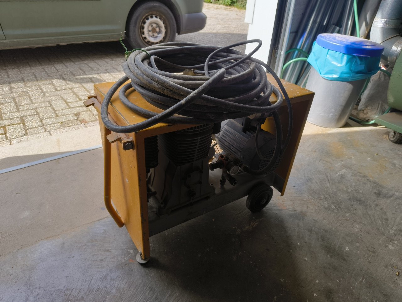 Hama compressor 230v inclusief luchtslang