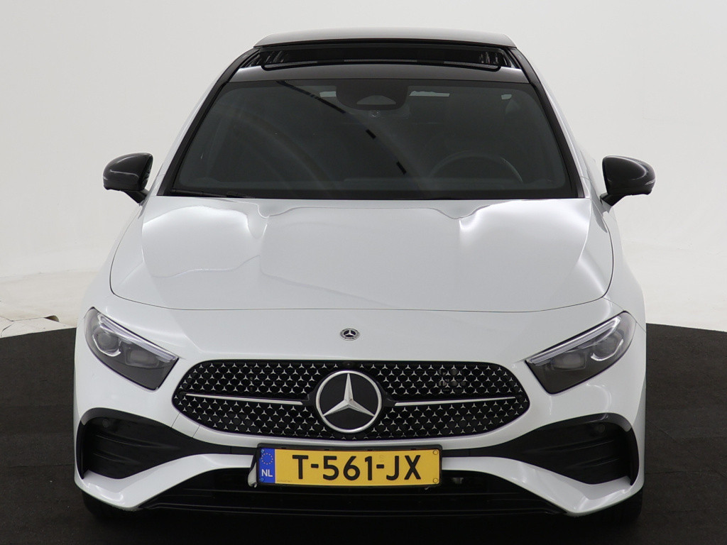 Mercedes-Benz A-Klasse 250 e amg line | panoramadak | amg styling |