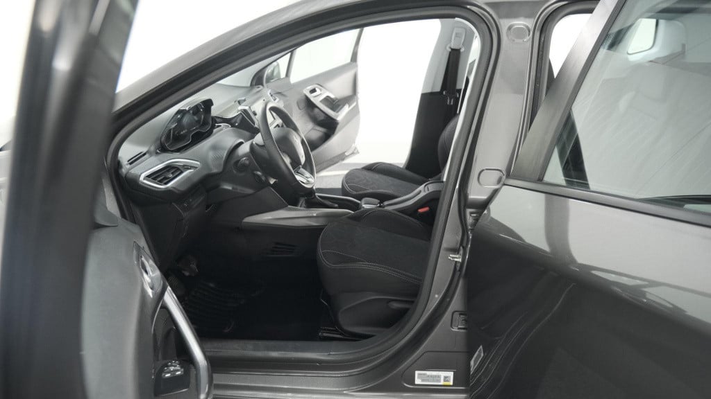Peugeot 2008 puretech 82 signature | camera | apple carplay | parkeersensor