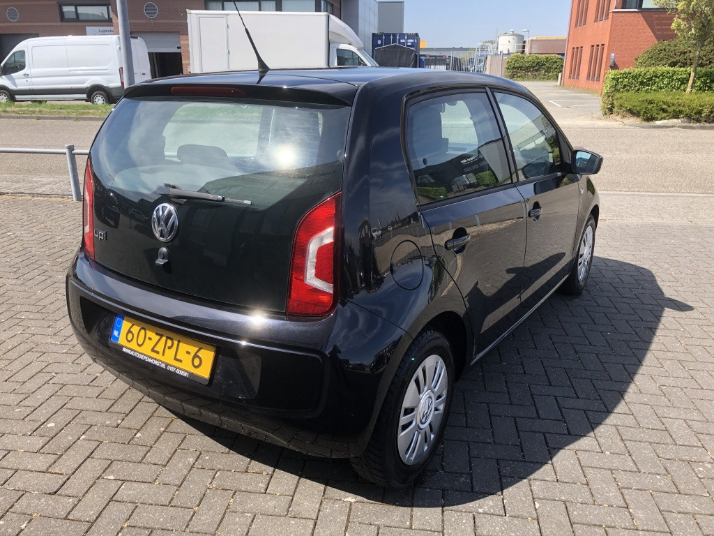 Volkswagen UP! 1.0 move up! bluem.