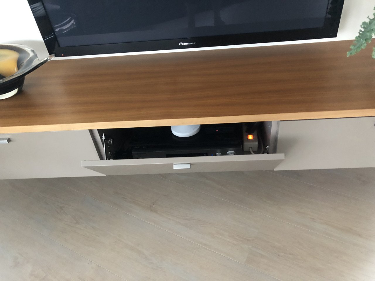 Te koop TVkast van Interstar