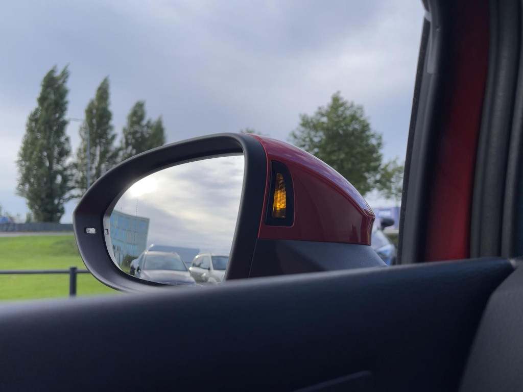 Volkswagen Golf 1.5 etsi r-line | panoramadak | harman/kardon | sportstoele