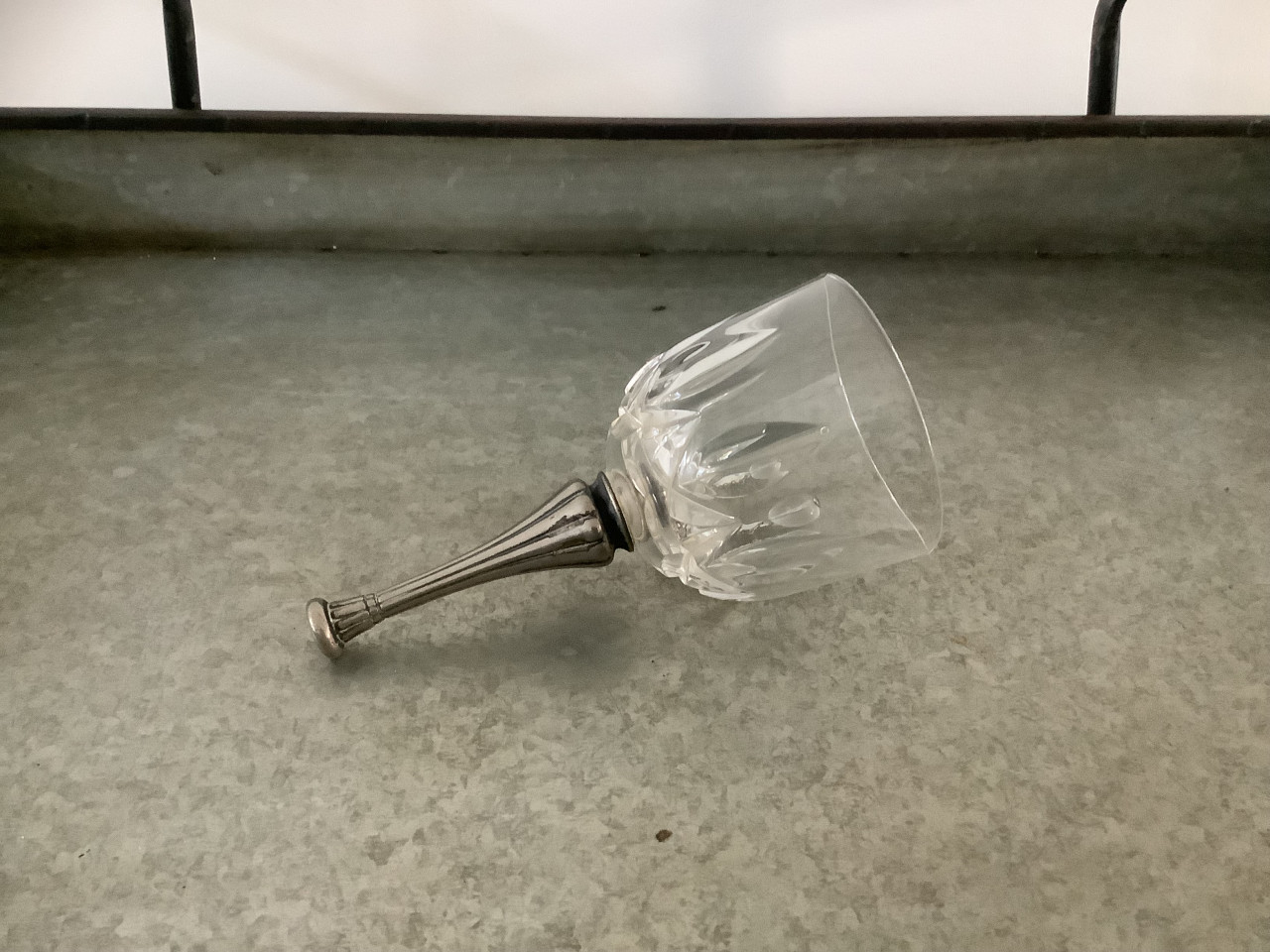 Kristallen Tafelbel met een Tinnen Handvat