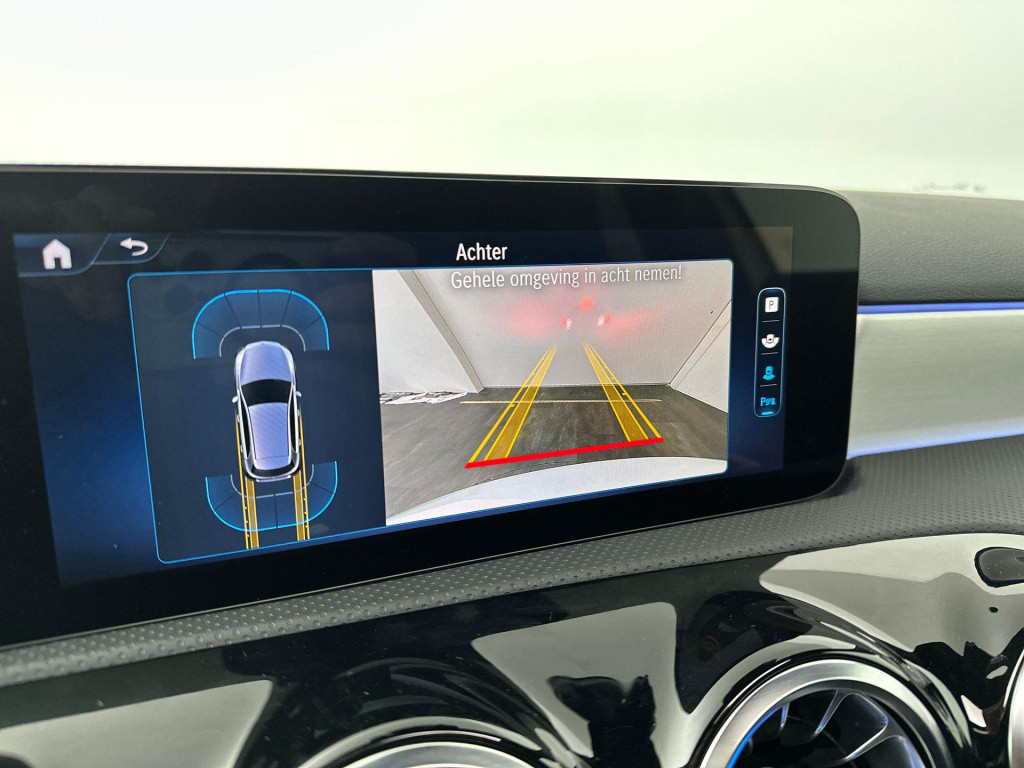 Mercedes-Benz A-Klasse 200 amg premium pano acc sfeer camera