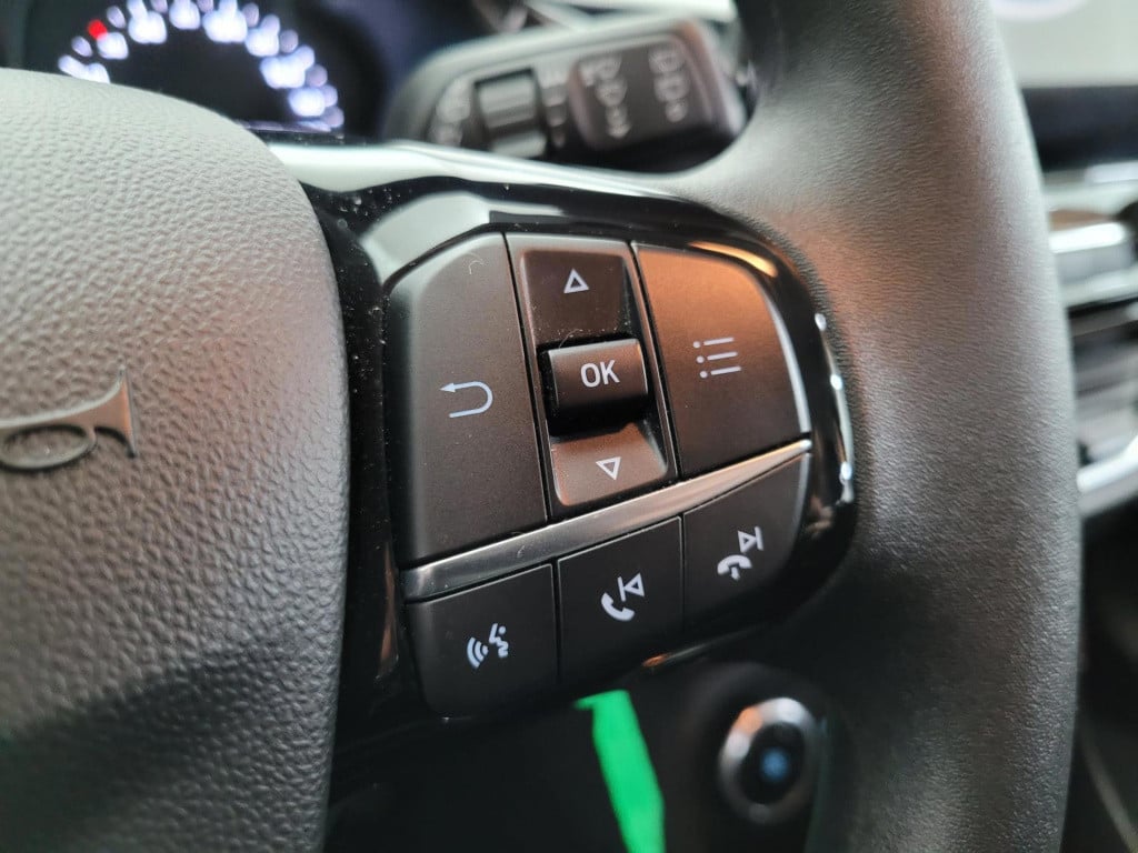 Ford Fiesta 1.1 trend | voorruitverwarming | velgen | cruisecontrol | groot