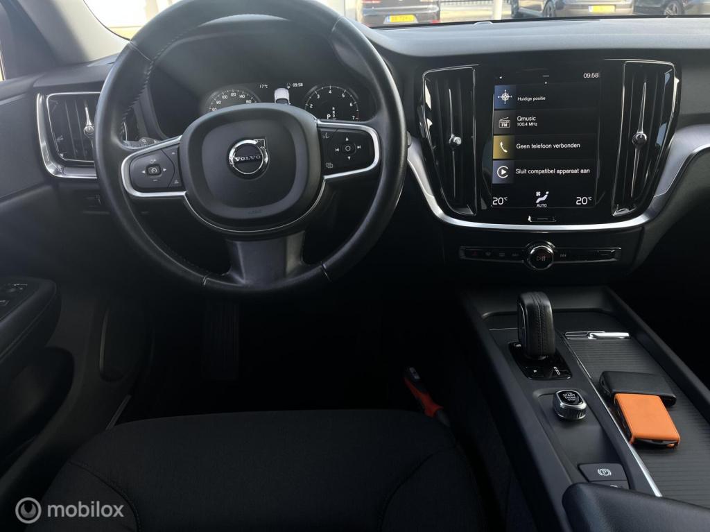 Volvo V60 2.0 b3 momentum advantage | 1e eig. | dealeronderhouden