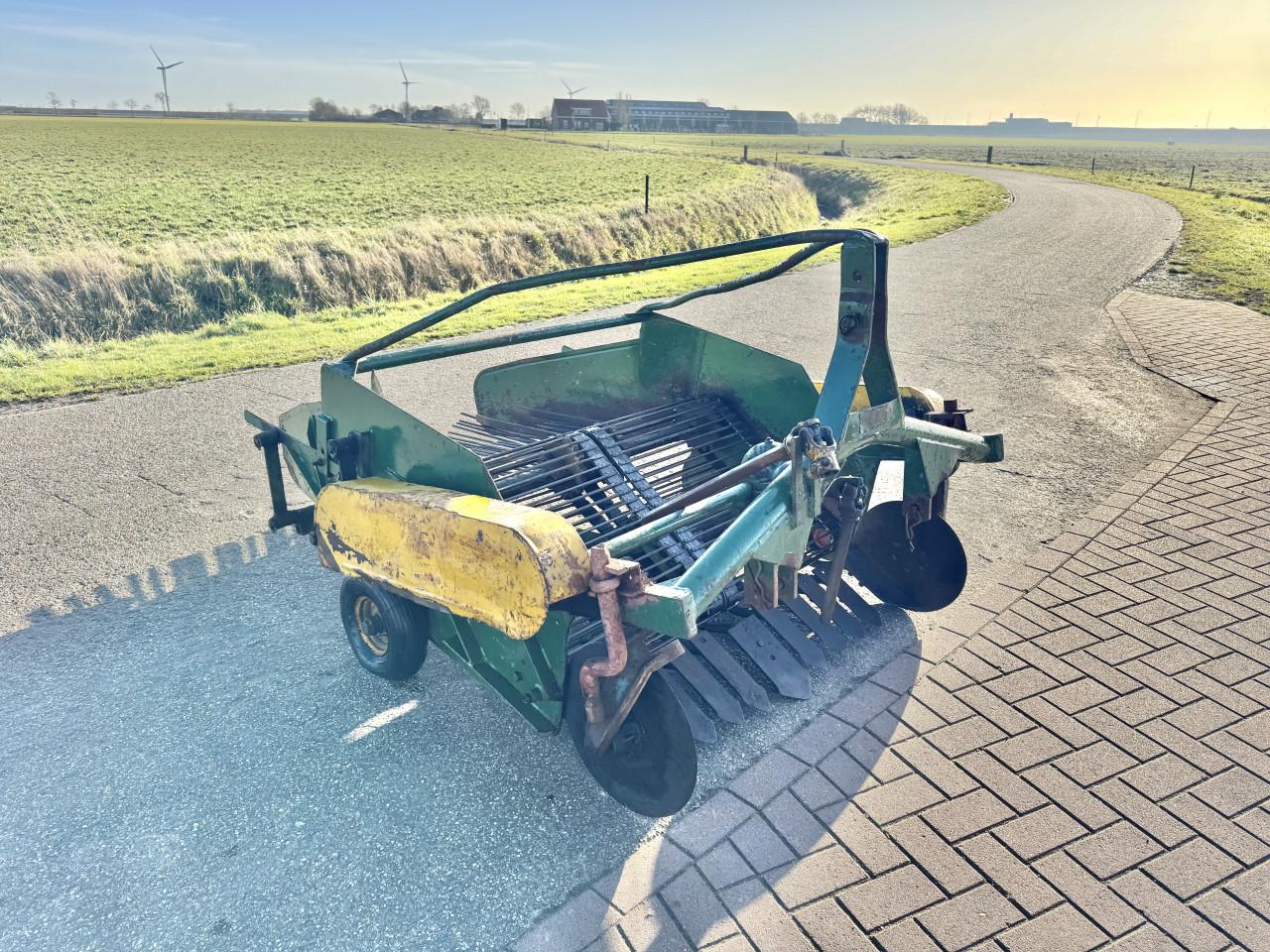 Thyregod 2-rijige voorraadrooier voor aardappels