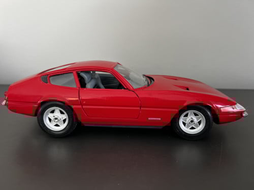 Huidige techno ferrari 365 GTS Daytona