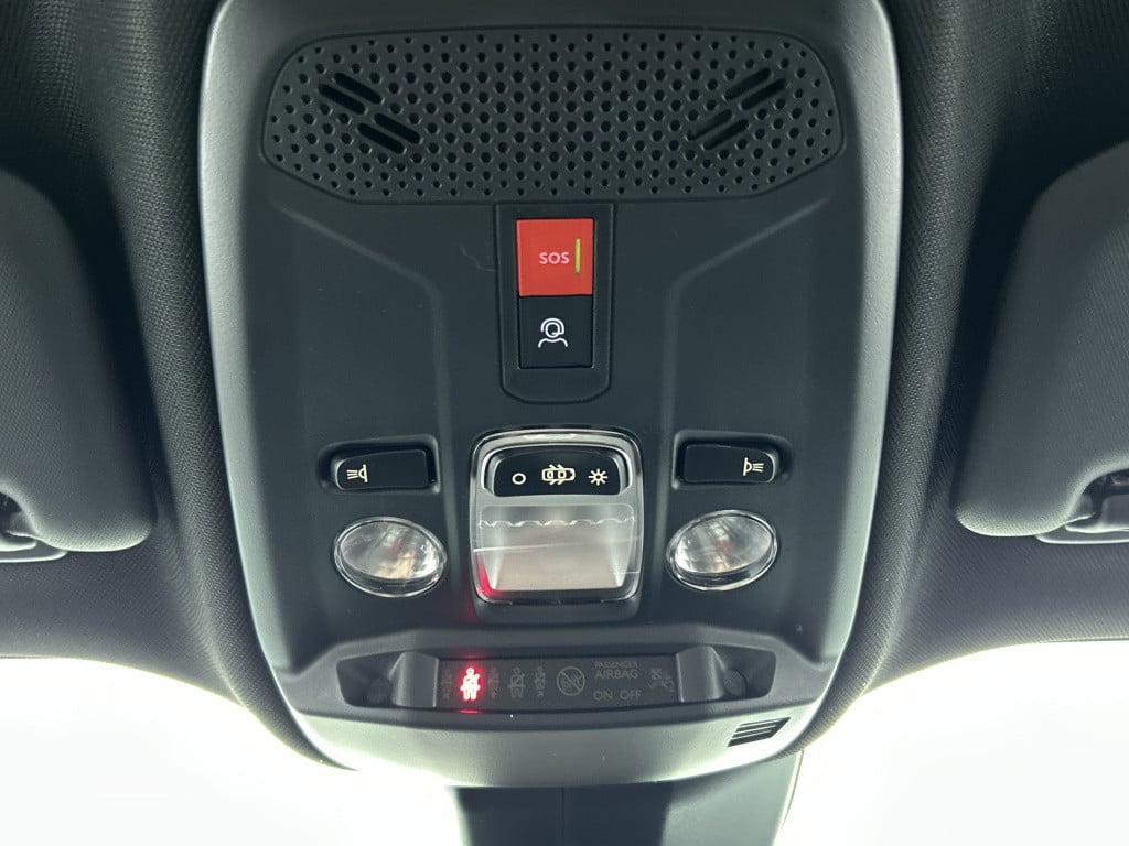 Peugeot E-2008 ev style 50 kwh | rijklaar |
