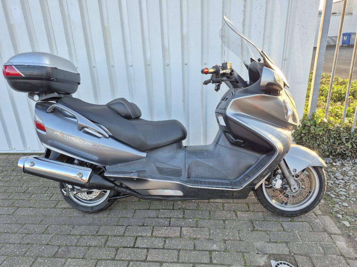 Suzuki Burgman 650 Executive uit 2007