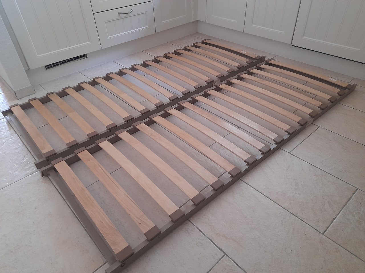 Lattenbodems  70 x 200  ( in goede staat )