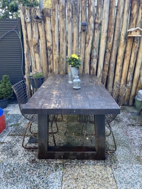 Stoere tuintafel