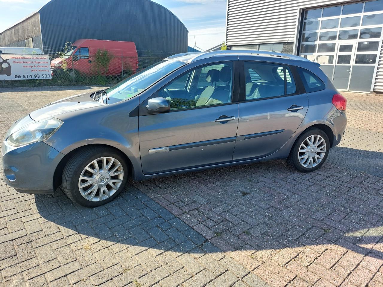 Renault clio bj 2010  1950 euro