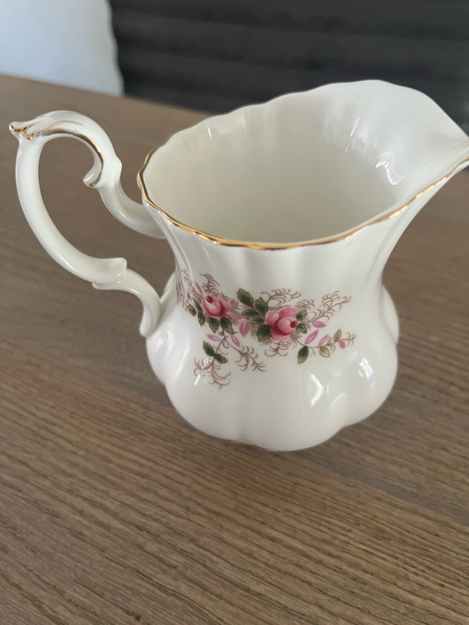 Melkkannetje van Royal Albert
