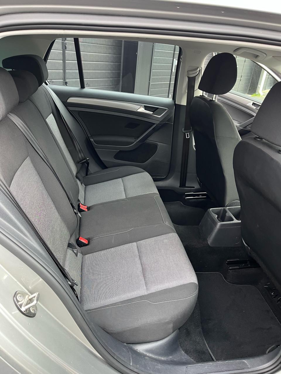 VW Golf7 1.2 tsi R-line pakket 18inch PDC APK 09/26