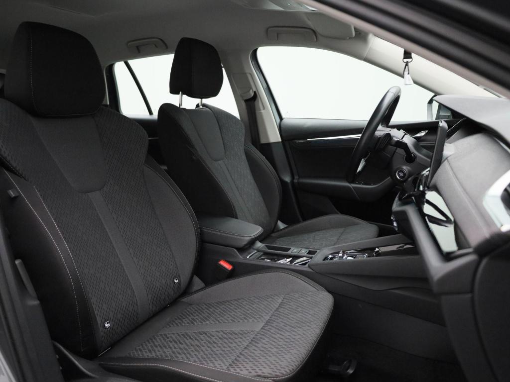 Skoda Octavia combi 1.5 e-tsi business edition plus | automaat | navigatie 