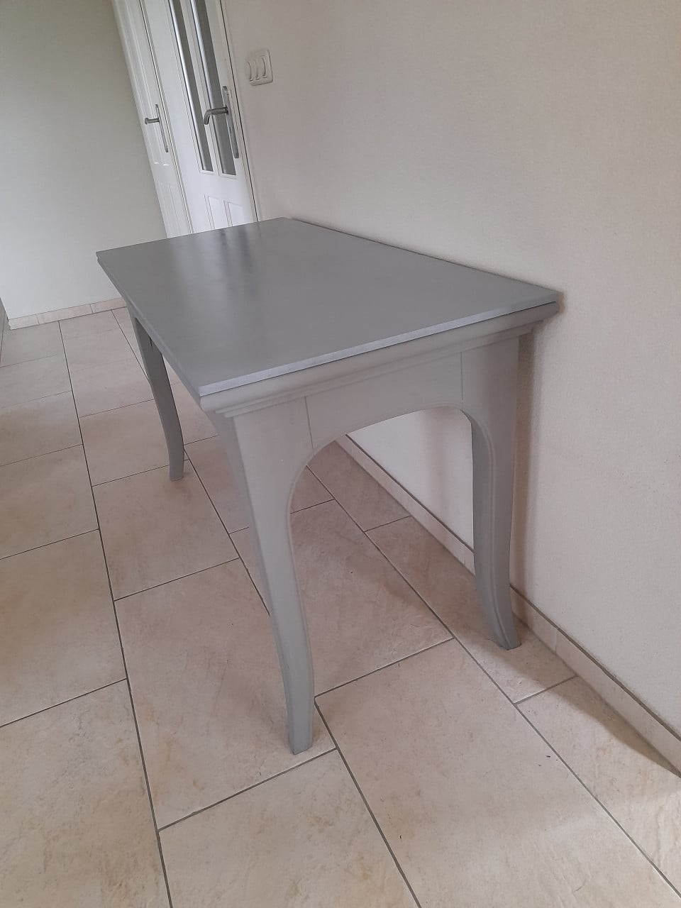 Mooie massief houten tafel 128 x 58 x 75H (in goede staat )