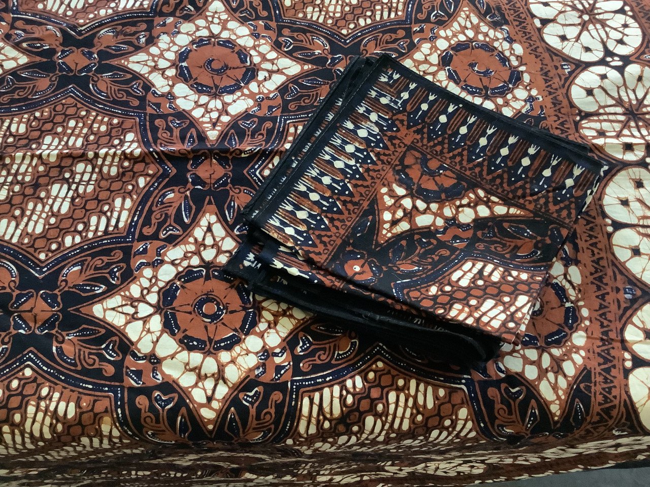 INDONESISCH TAFELKLEED