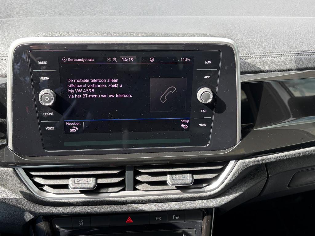 Volkswagen T-roc 1.5 tsi 150pk 7-dsg r-line black|camera| dodehoek|trekhaak