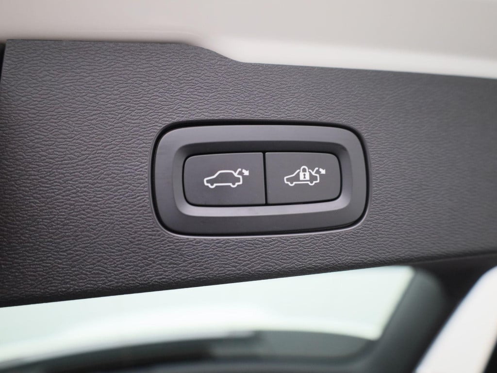 Volvo V60 2.0 b4 inscription | automaat | lmv | virtual cockpit | parkeer s