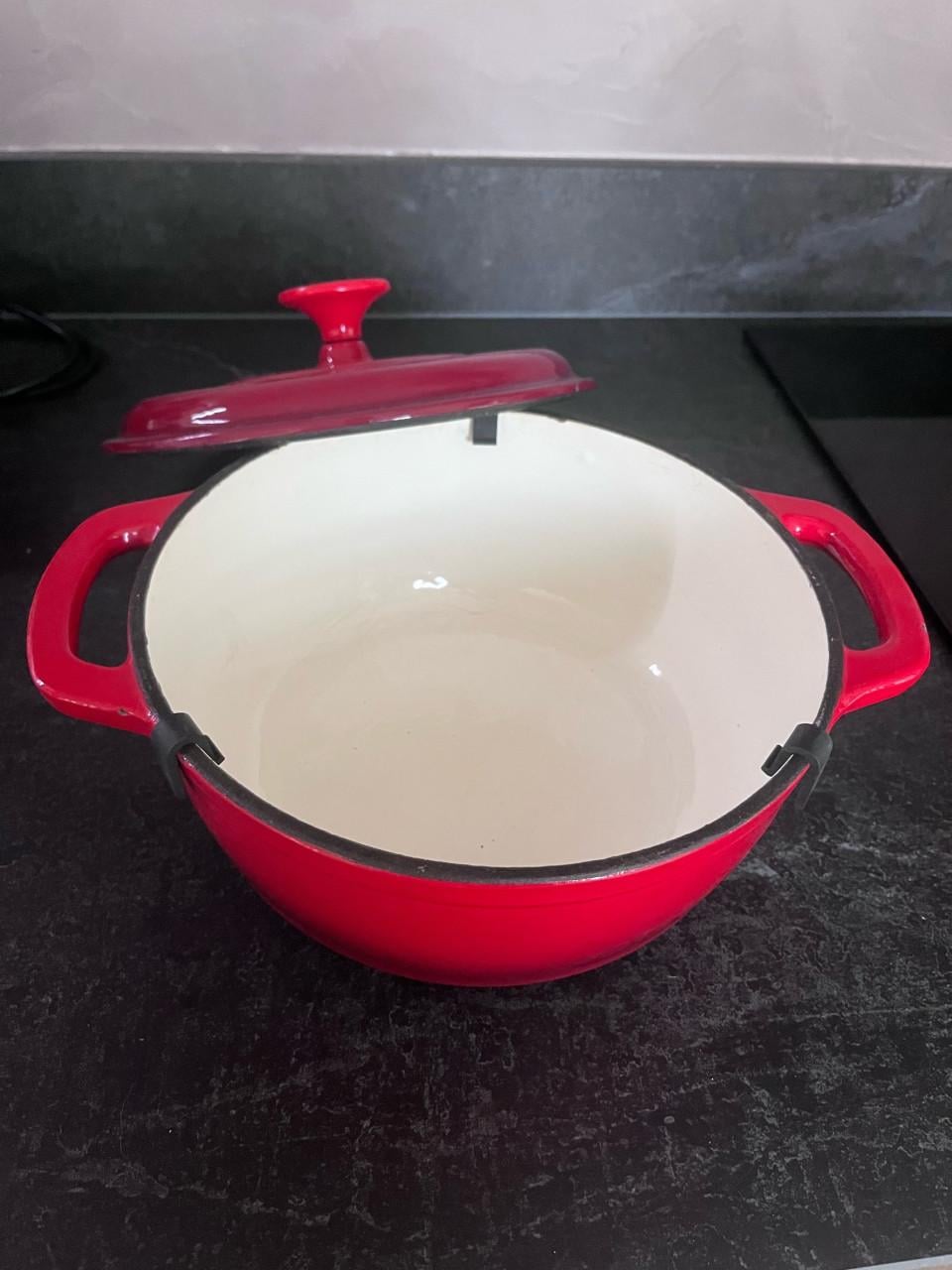 Gietijzeren braadpannen met deksel (2 stuks, 1 grotere en 1 kleinere)