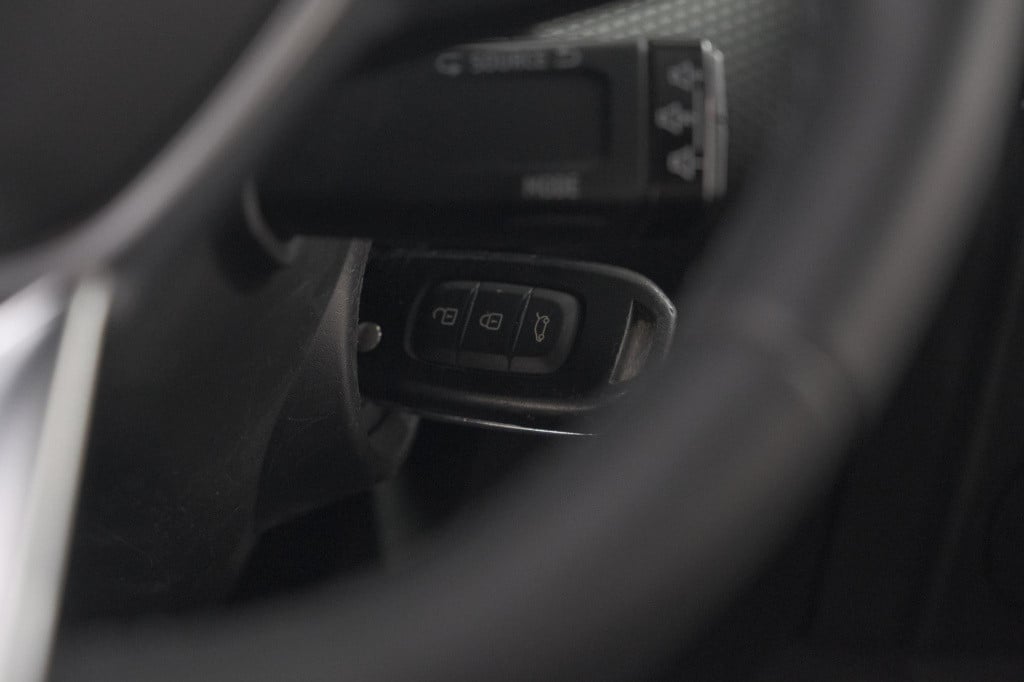 Renault Clio tce 90 zen | navigatie | parkeersensoren | apple carplay | 16 