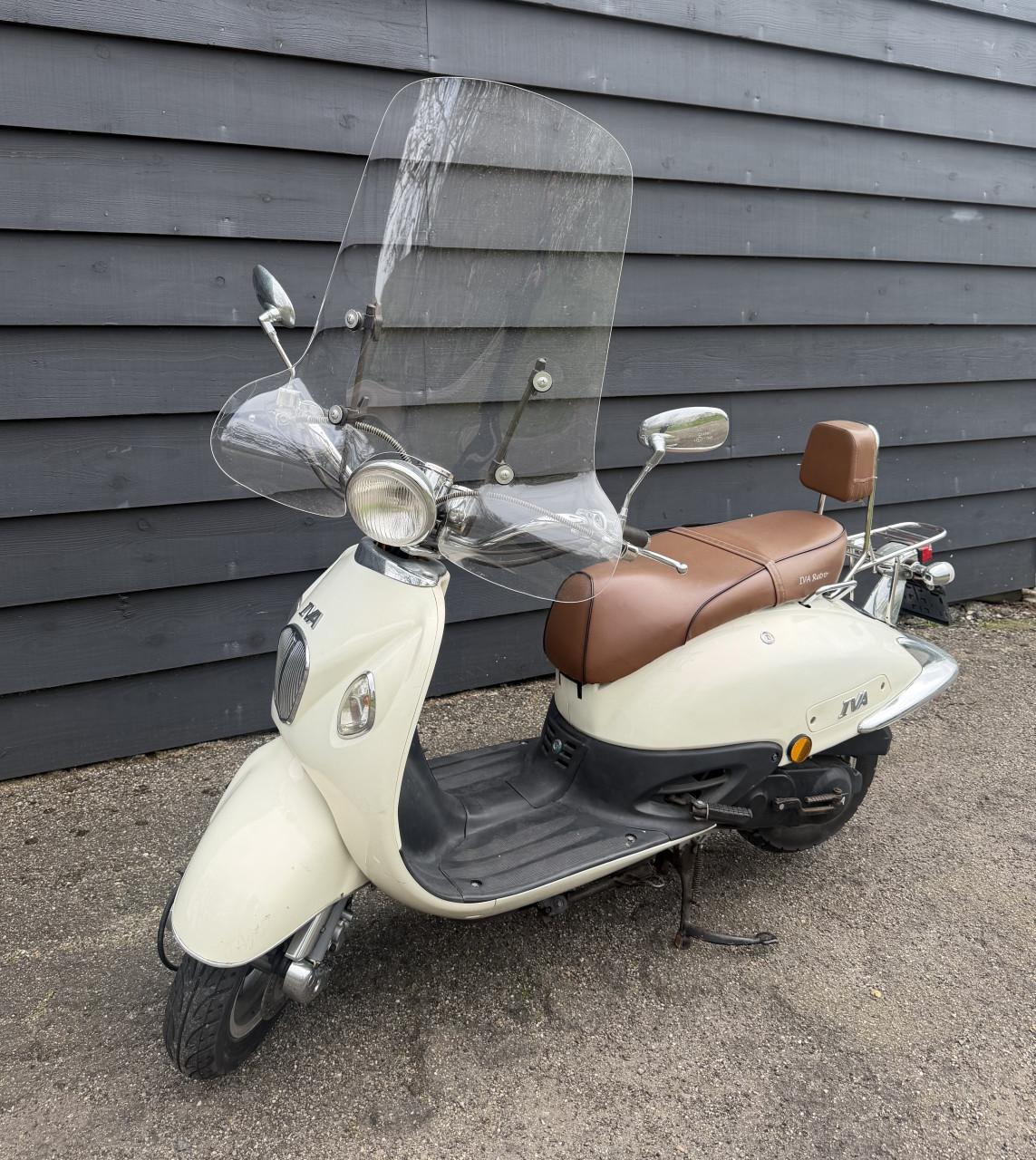 Scooter Iva