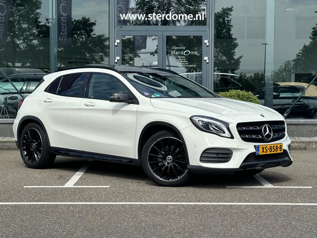 Mercedes-Benz Gla-klasse 250 premium plus l amg-line l panoramadak l led l 